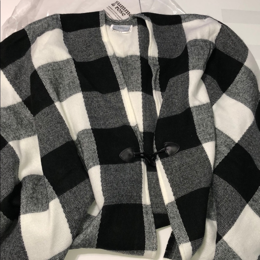 BRAND NEW Summer and Rose NWOT soft sweater kimono